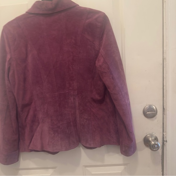 Chic Women's Suede Blazer in Rich Purple - Picture 7 of 8